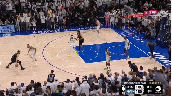 1716613701391019265.gif 1.gif